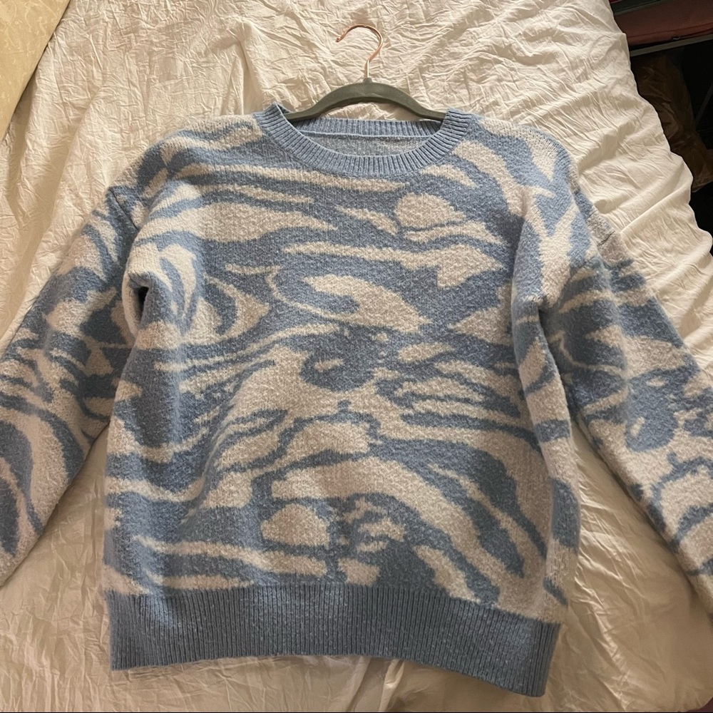 Abstract sweater medium / 6